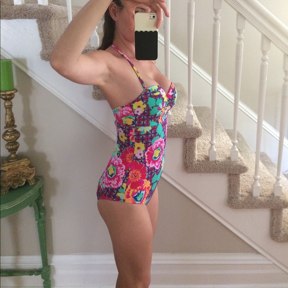 Bandeau Swimsuit - Picture 2 of 8